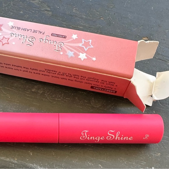 Mini me velour lashes and Tinge shine false lash glue! New! Never used! - Picture 4 of 11